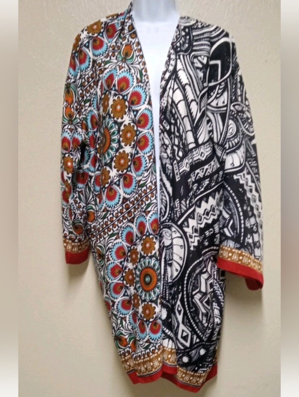 Coco + Carmen Women's One Size Top Kimono light weight polyester long sleeves